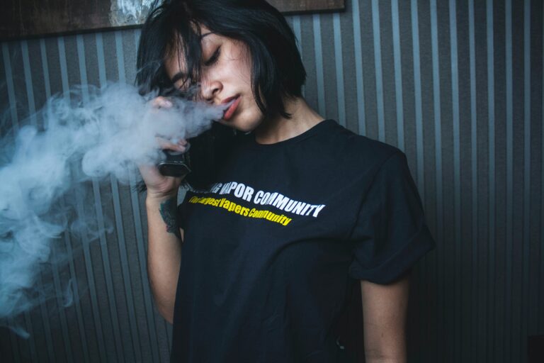 Mengapa Vape Menjadi Pilihan Alternatif Rokok Modern